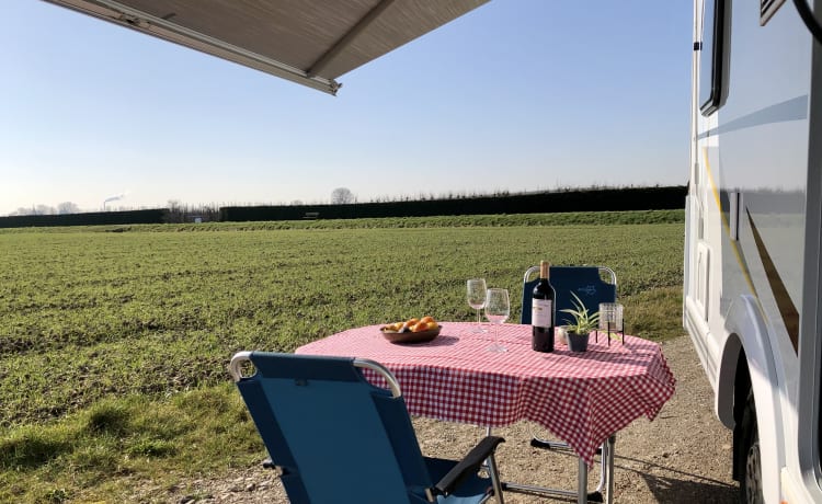 Camping-car familial spacieux très agréable et complet pour 2-4 personnes