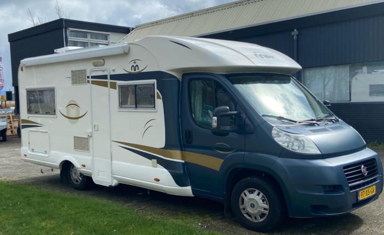 Hoogseizoen nog open  – Comfortable, spacious, neat camper with many options