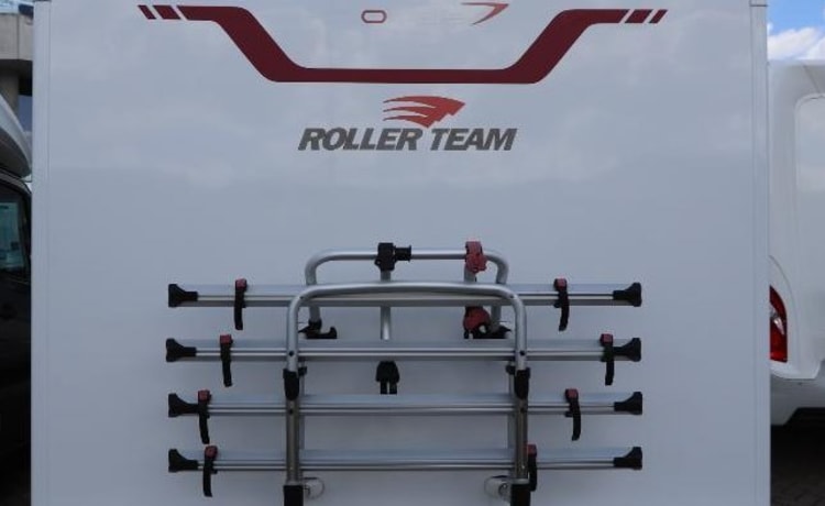 Buttie – 5p Roller Team bus uit 2023