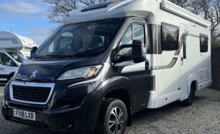 CamperVandy – 4 berth Peugeot bus from 2018