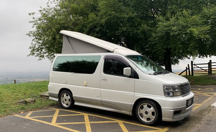 Grant’s great escape – Nissan Elgrand - 4 slaapplaatsen