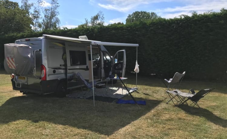 Scoobs – Scoobs, Happy adventures on the road... Carry 4, Sleeps 3