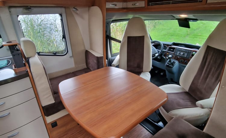 compacte luxe hobby camper met dakairco!