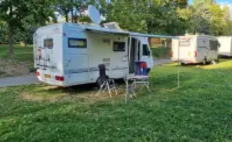 MyRapidoHome – Spacious 4 person Rapido integral Camper