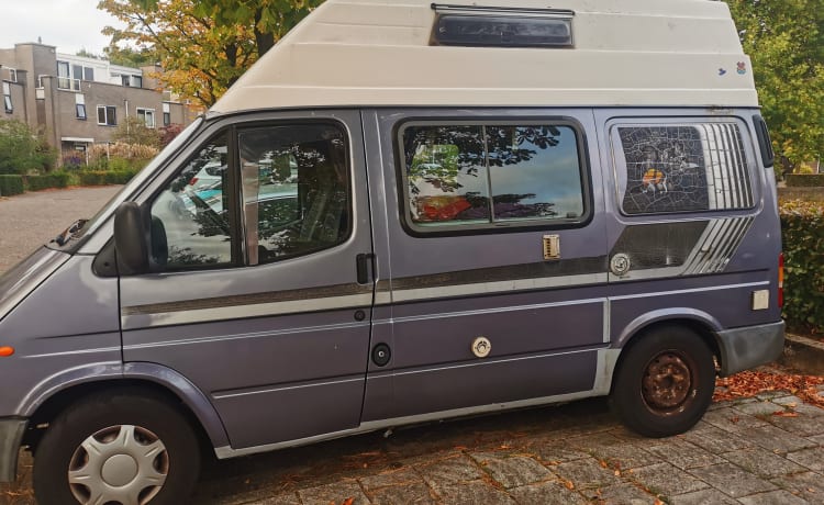 4p Ford campervan uit 1998