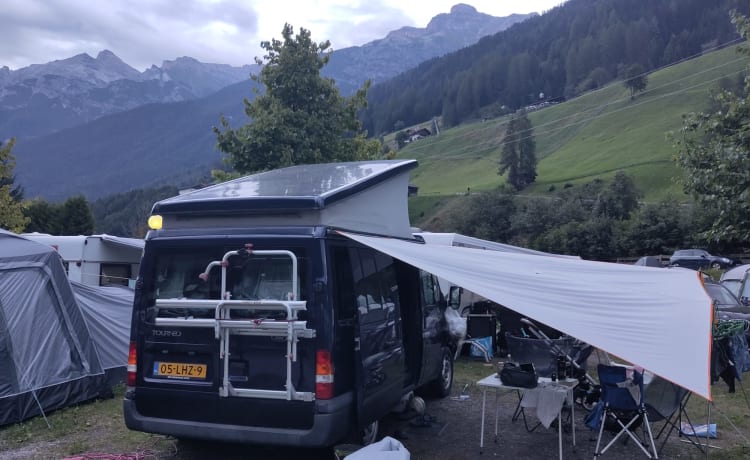 4p Ford campervan uit 2002, speciaal voor kleine kinderen