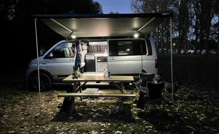 4 berth Volkswagen bus from 2018