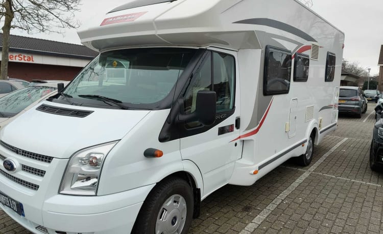 Challenger Birthday 60 – Camper di lusso per 5 persone con 5 cinture | Inventario completo