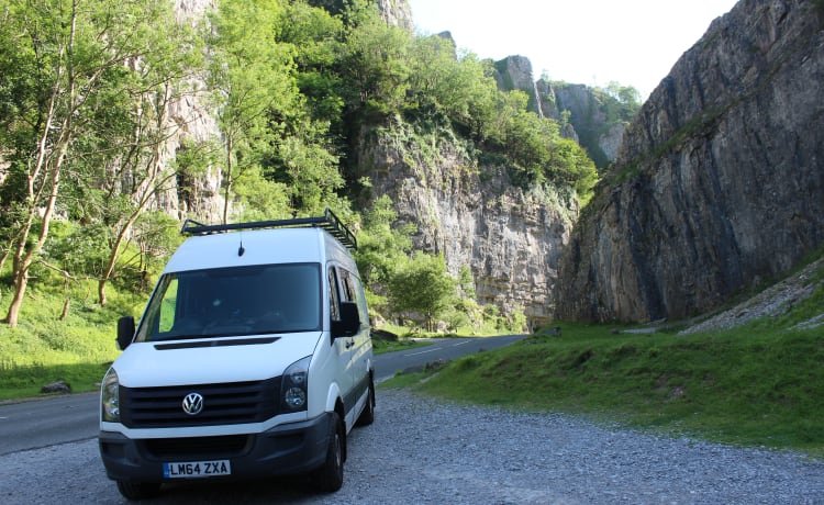 Milo – Off-Grid Adventure Van met 2 slaapplaatsen