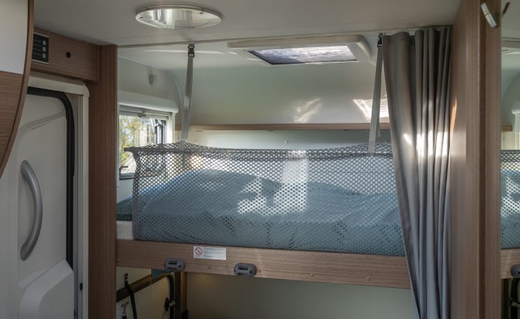 Carado  – Beau camping-car familial neuf, nombreux rangements, couchage et parking climatisé