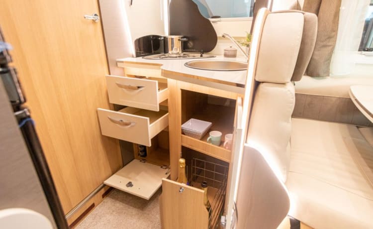 Arcka – Nieuwe, luxueuze camper 5 slaapplaatsen 2021 