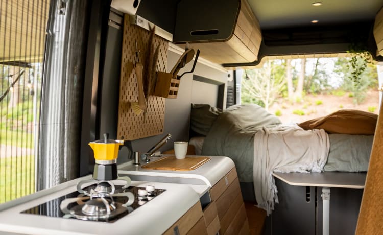 Camper Puck! – Camping-car luxueux, branché et très complet ! Fiat Ducato L4