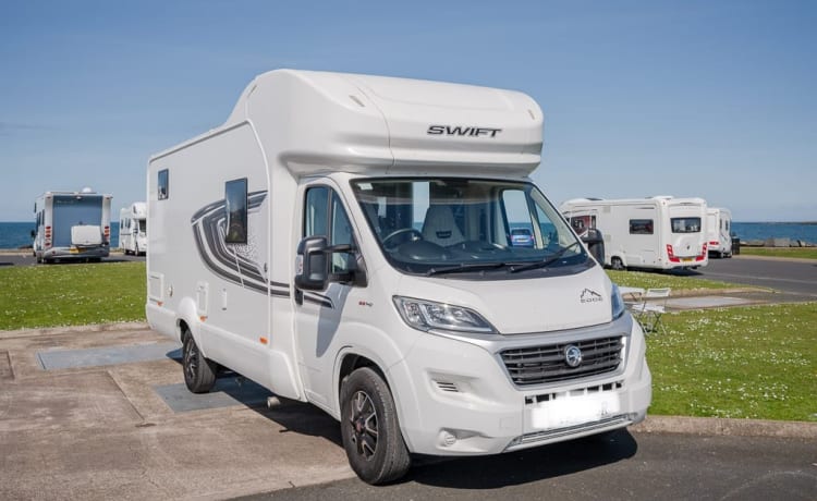 Diamond Luxury motorhome  – 6-persoons Fiat-bus uit 2021