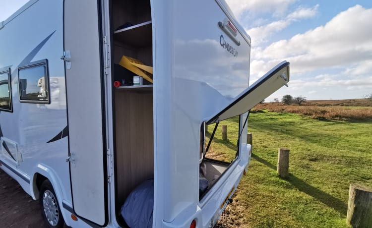 GORDON  – CHAUSSON FLASH 610 with Bike Garage