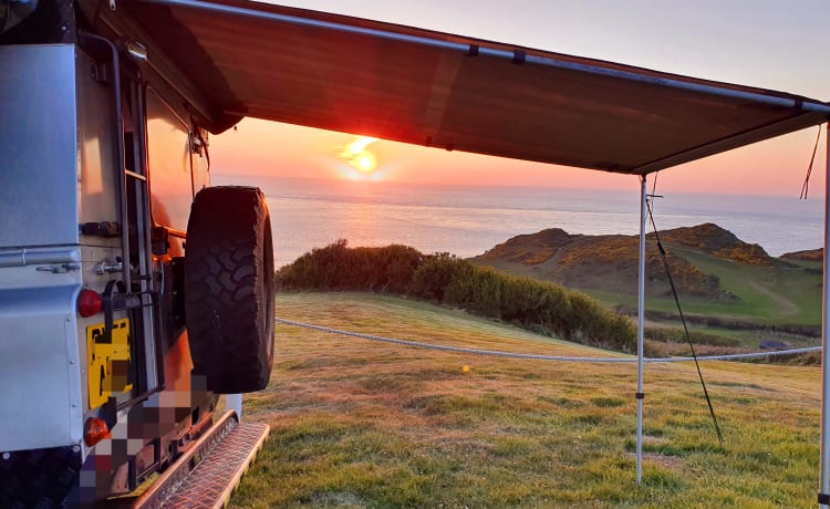 Silver Belle – Land Rover Camper for couples and family's. 4x4 for Wild camping adventure