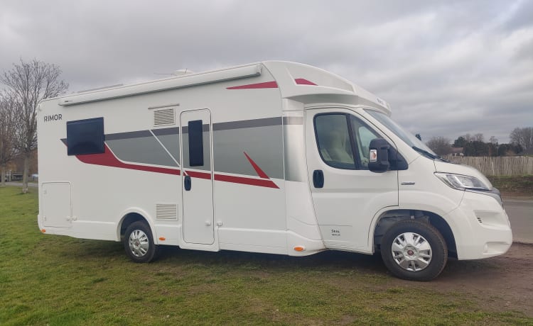 Fiat Ducato half-integraal - 4 pers (nieuw 2023) 