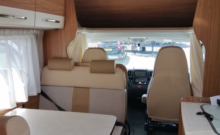 corado – Con la famiglia in gita in camper in questa spaziosa Fiat