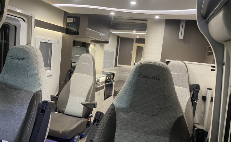 4p Chausson 711 semi-integrated from 2019