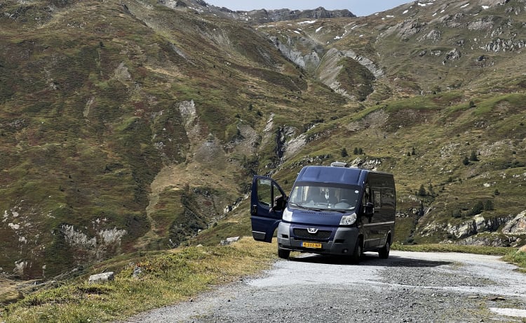 Soča – Soča le confortable camping-car auto-construit - hors réseau avec luxe !