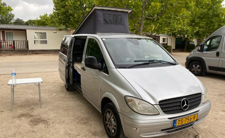 Appa  – 2p Mercedes-Benz bus uit 2005