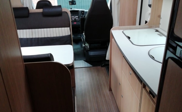 LUCKY Traveller – Camper familiare spazioso e confortevole