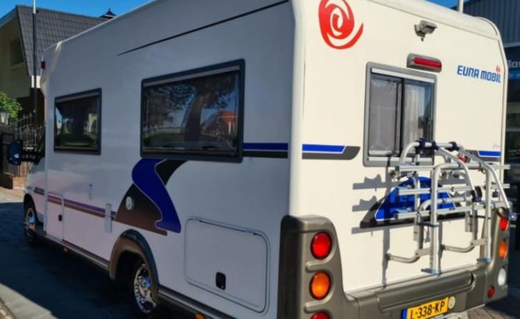 Joli camping-car avec moins de 30 000 kilomètres au compteur !