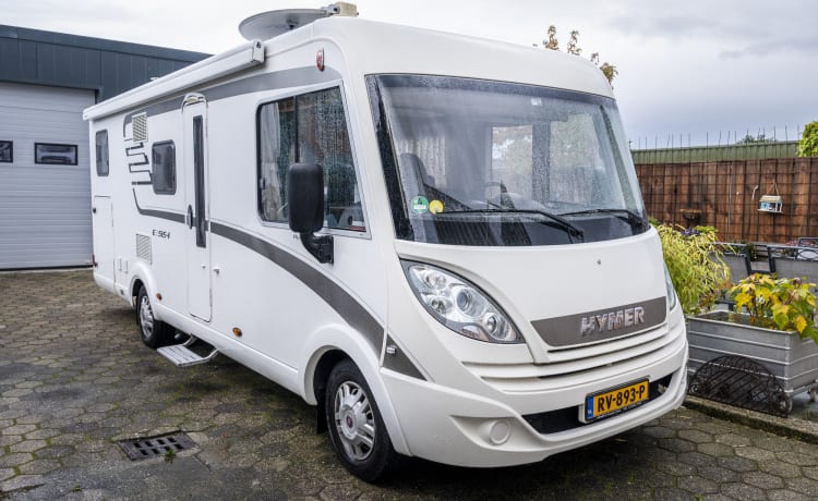 Happy Hymer family camper (automatic) for 4 people B driving license