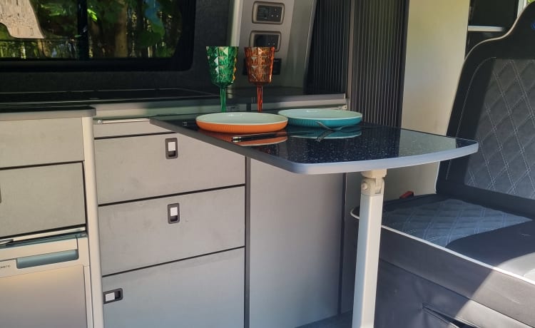 Byron – Ford Transit Custom met 4 slaapplaatsen