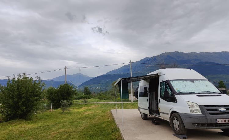 Arthur – vous emmène en douceur vers n'importe quelle aventure - Ford Transit