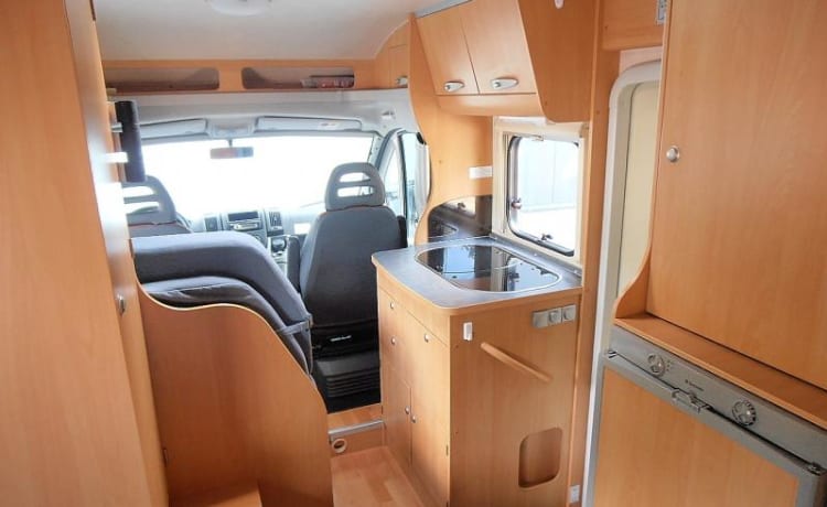 Madelief – Semi-integrated Adria Sport - Bronckhorst Campers