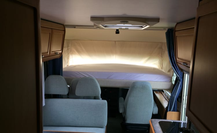 Hymer B644G – Nouvellement tapissé en 2017 hymer 644