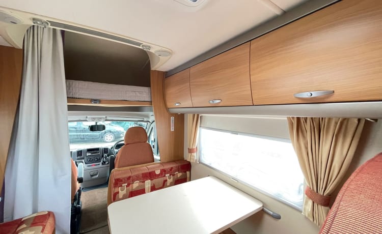 Sundance  – 5 berth Swift alcove from 2009