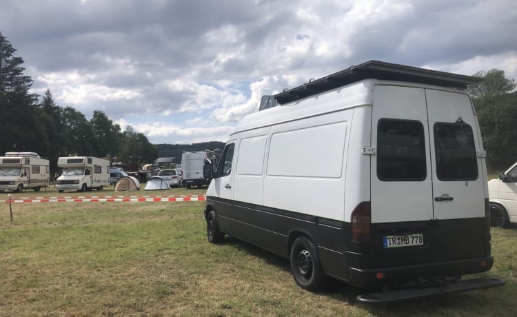 Campino – Camper mit E Motorrad + Stand up Paddle -30% Rabatt möglich