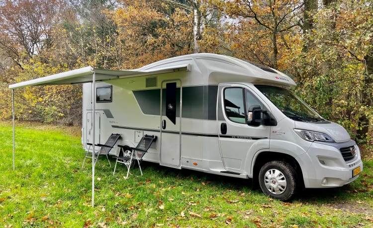 Luxe confortable 5p Adria, camping-car familial avec lits longs