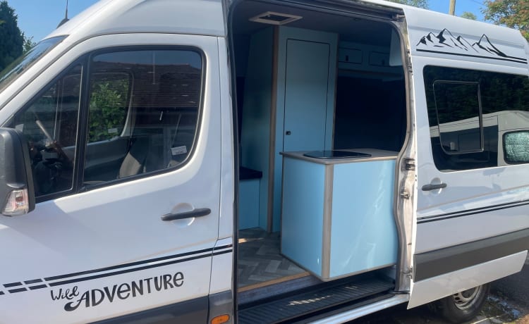 mercy – Neu gebauter Mercedes Benz Campervan mit 2 Schlafplätzen und 3 Sitzen mit Sicherheitsgurten