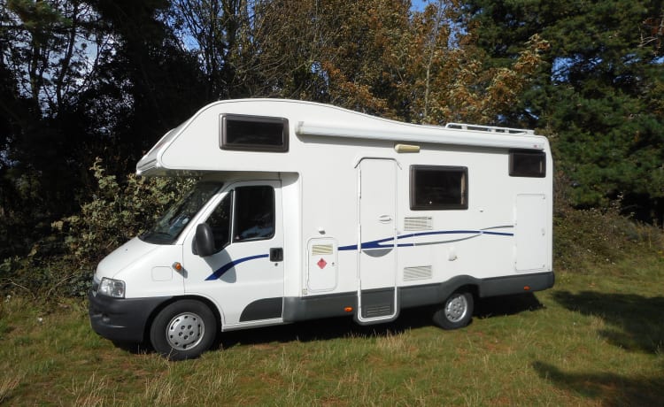 EASY 2 MOTORHOME HIRE JUST TURN UP AND GO