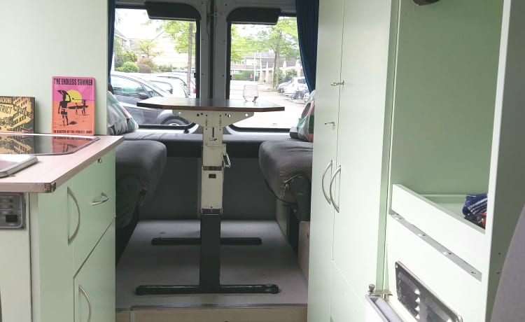 Rudi – Camper bus Fiat Ducato perfettamente arredato e accogliente