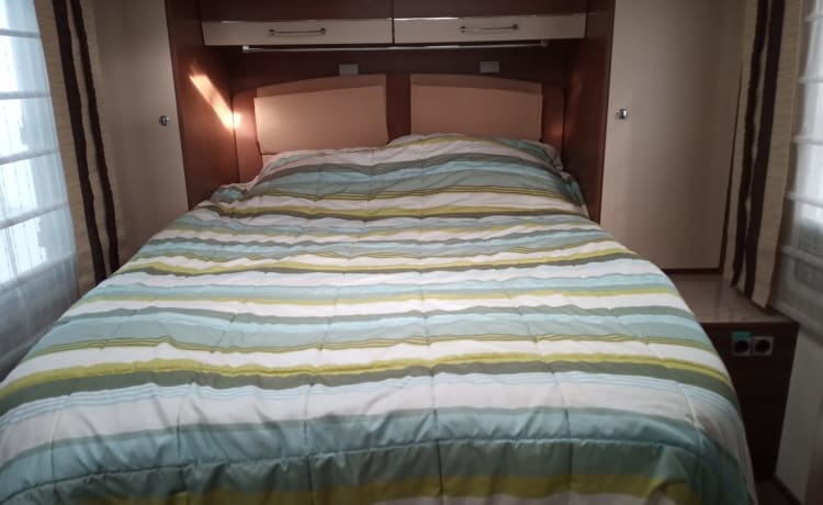 Spacious equipped Mobilhome burstner 4 persons