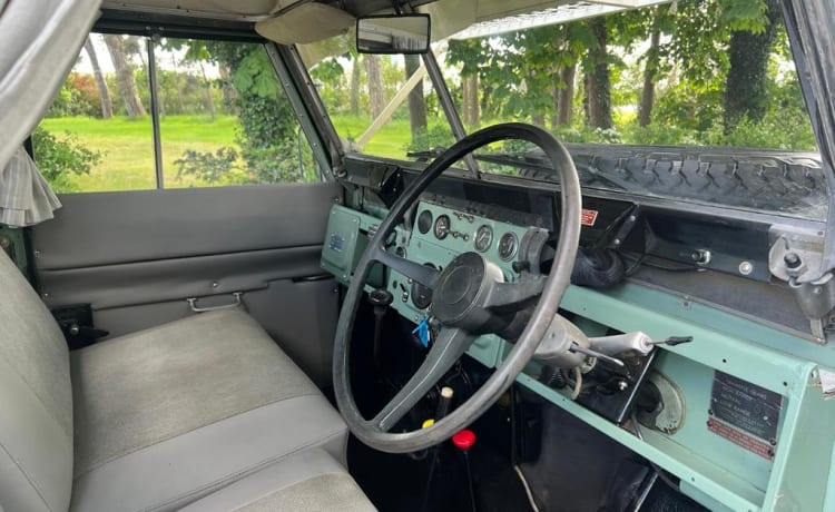 The Northumbrian Rover – 4 berth Land Rover rooftop from 1967