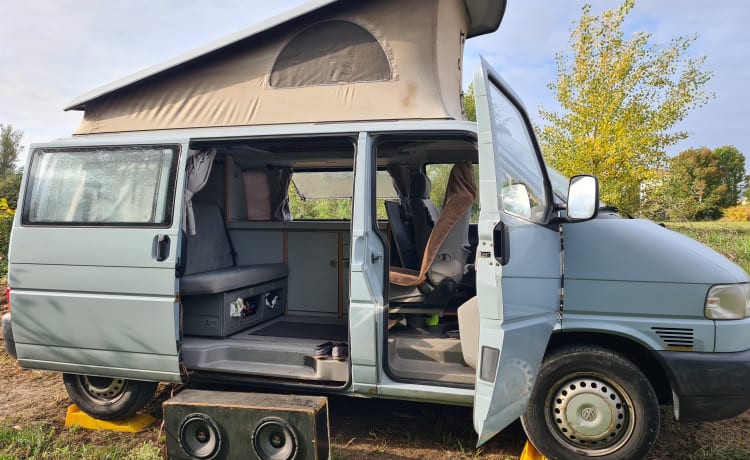 Robert 13 – Volkswagen Transporter T4 westfalia