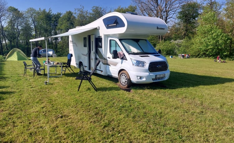 Bramper – Avontuurlijk reizen: huur onze 4-persoons camper!