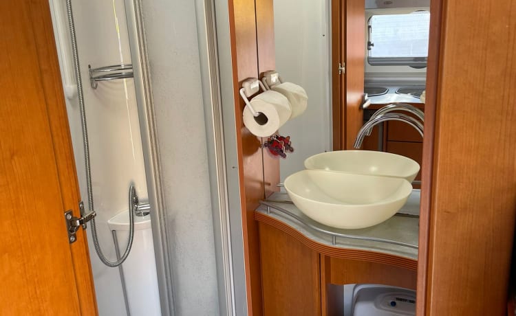 Titch  – Our Cosy 3-berth LHC Motorhome 