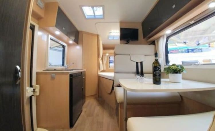 A-type – Compact young camper; very fully equipped