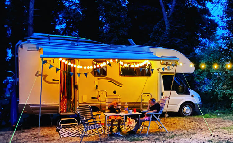 Familie / gezins camper  – Camping-car familial avec 7 places de couchage