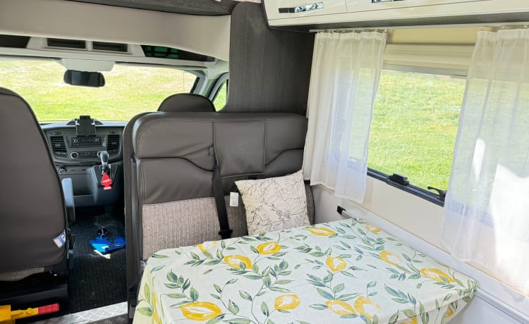 Vera – Joli camping-car moderne et confortable !)