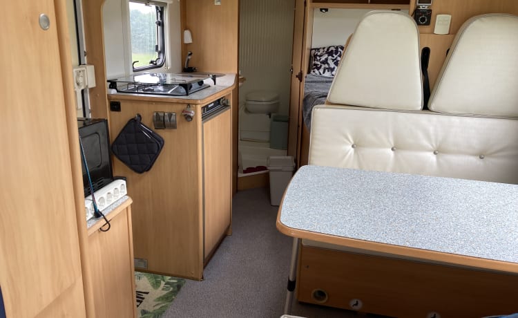 Comfortable 4p Dethleffs camper - 2001