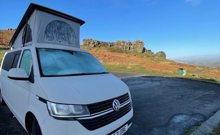 Bobella – 2021 - Luxury - Volkswagen LWB Automatic Camper-Van 