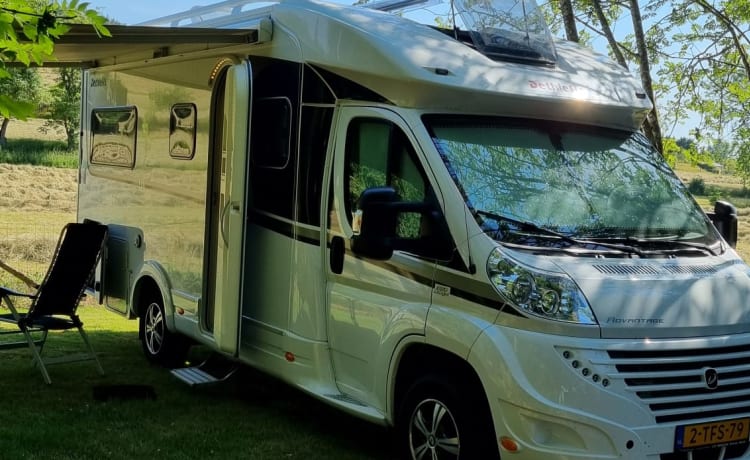 Con un buon feeling in vacanza con questo completo Dethleff Camper