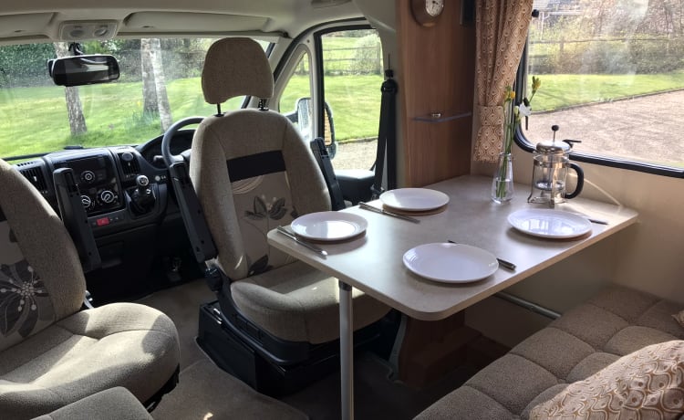 Snowdrop – Notre camping-car familial 4 couchages