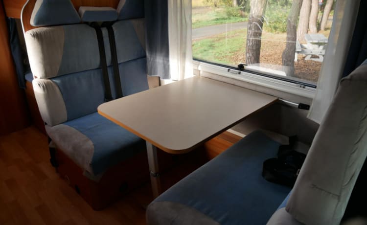 6-person family camper, alcove, Joint Euroliner